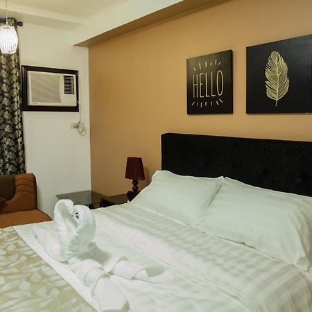 Melbourne Suites Makati City Exterior foto