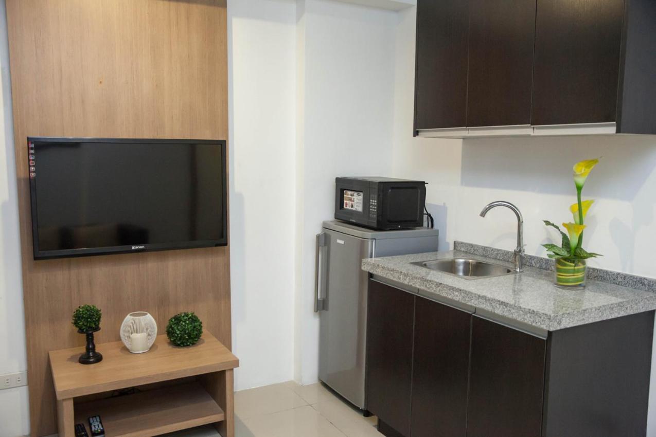 Melbourne Suites Makati City Exterior foto