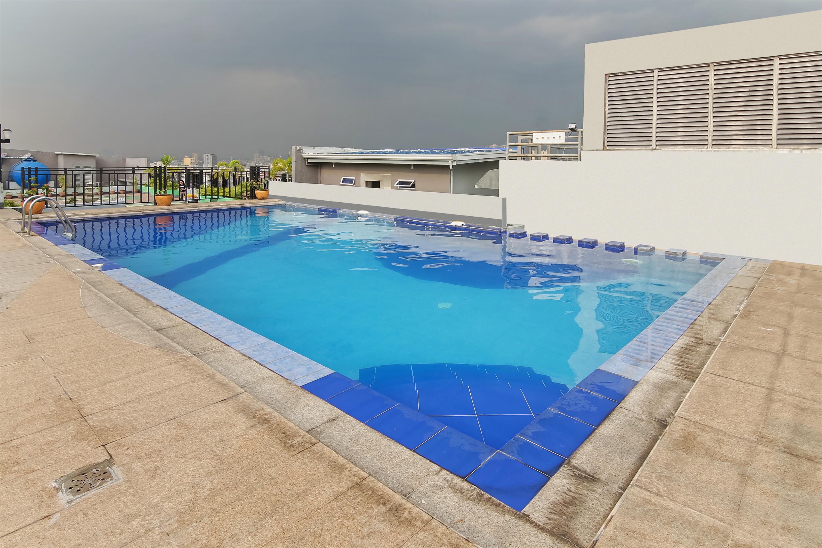 Melbourne Suites Makati City Exterior foto